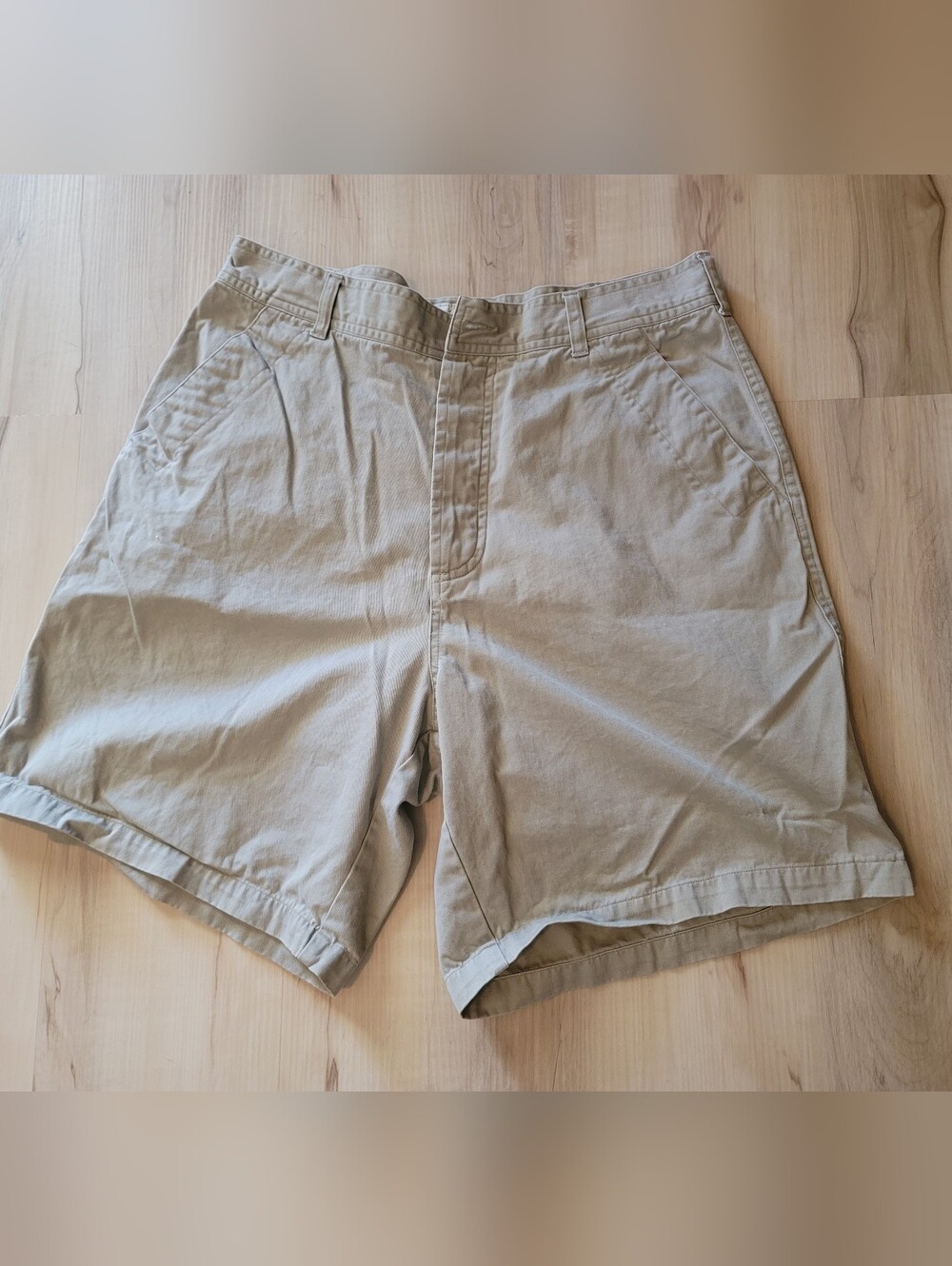 Clasic VINTAGE Guess Men’s Tan Flat-Front Cotton Shorts
